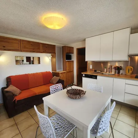 Avec Balcon Et Parking, A 2 Pas Des Telecabines De - Fr-1-629-74 Appartement